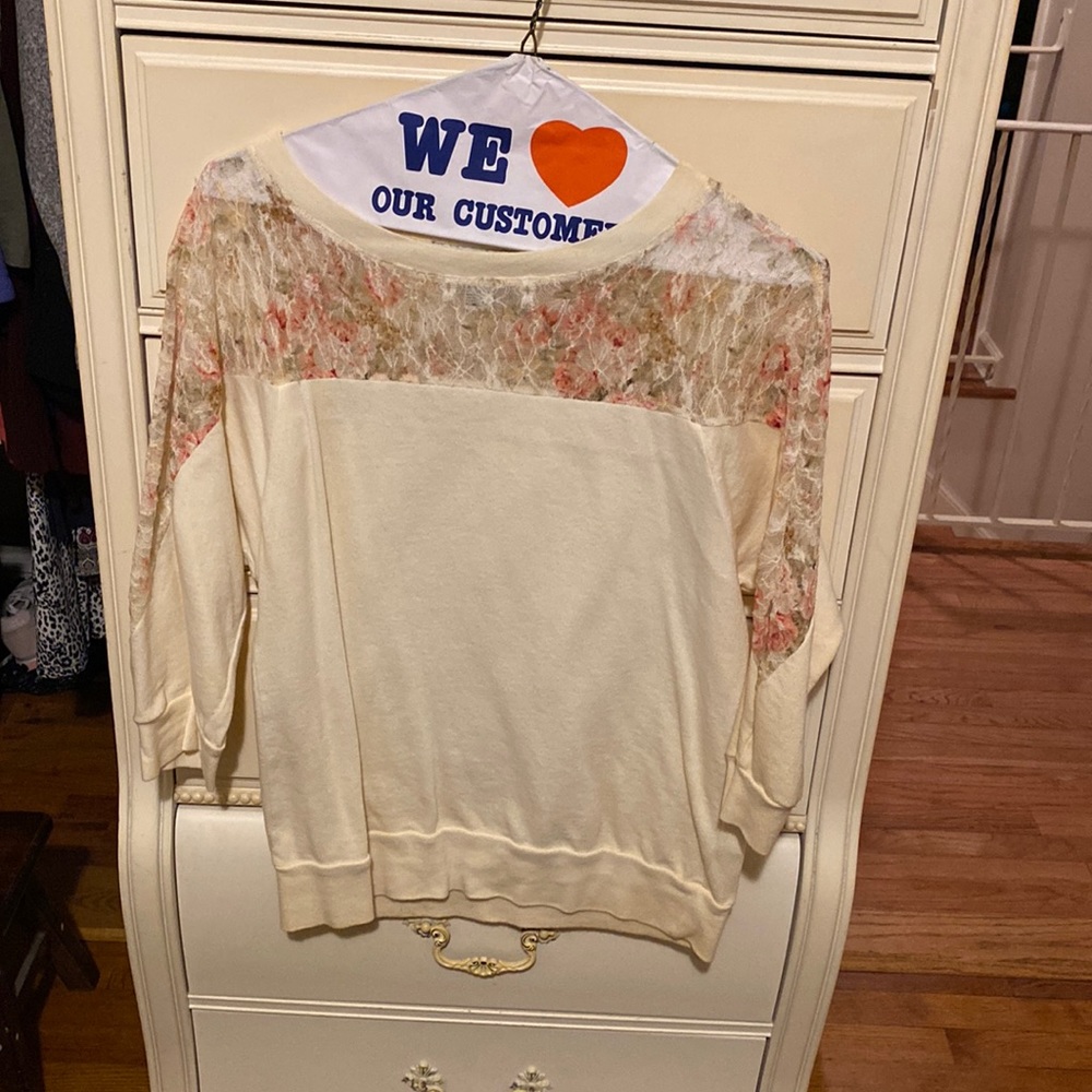 Women’s quarter sleeve sweater top